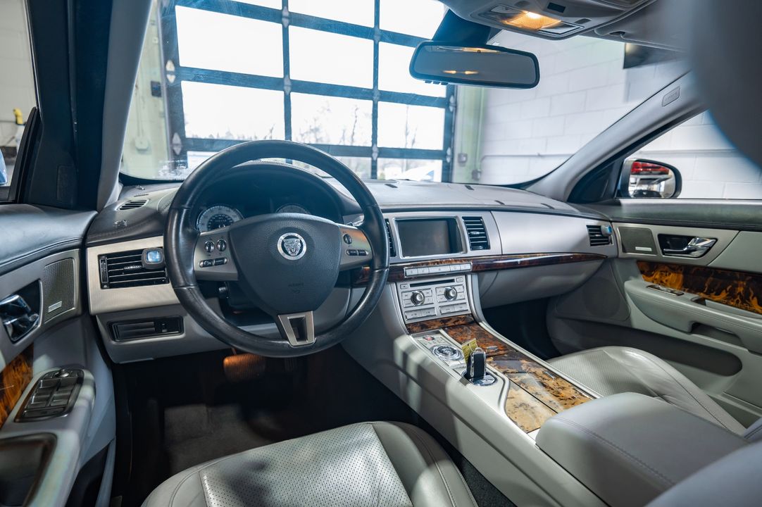 2009 Jaguar XF