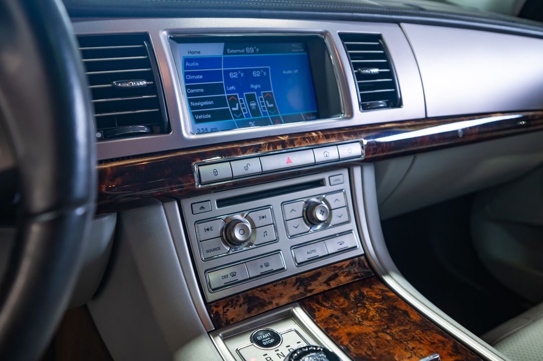 2009 Jaguar XF