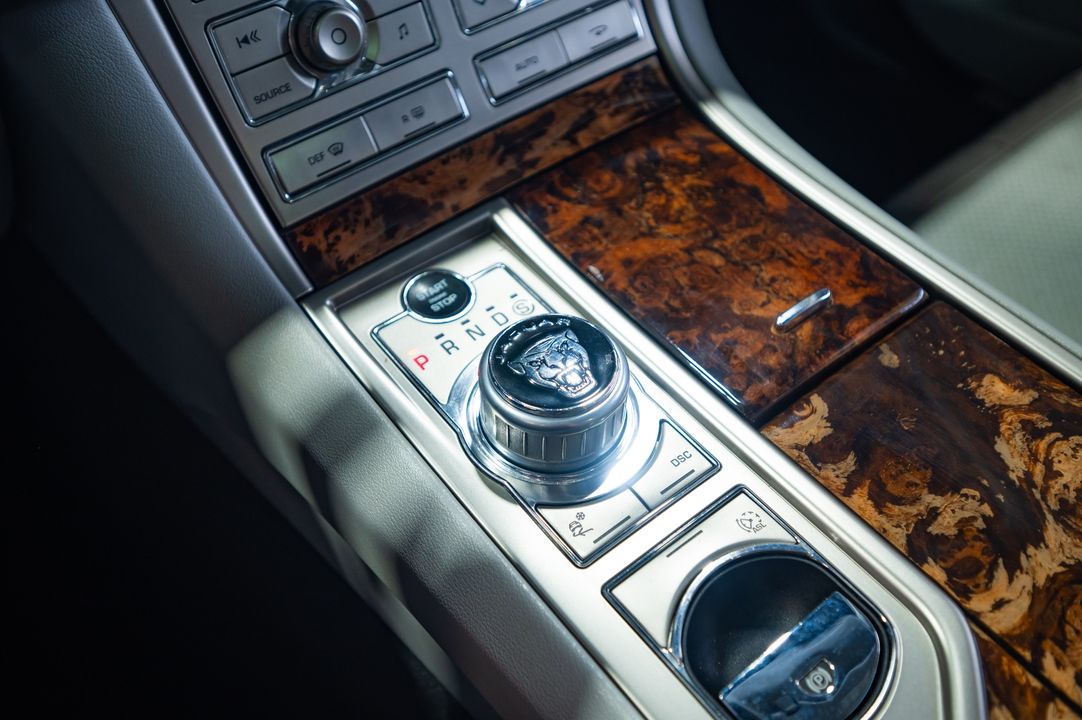 2009 Jaguar XF