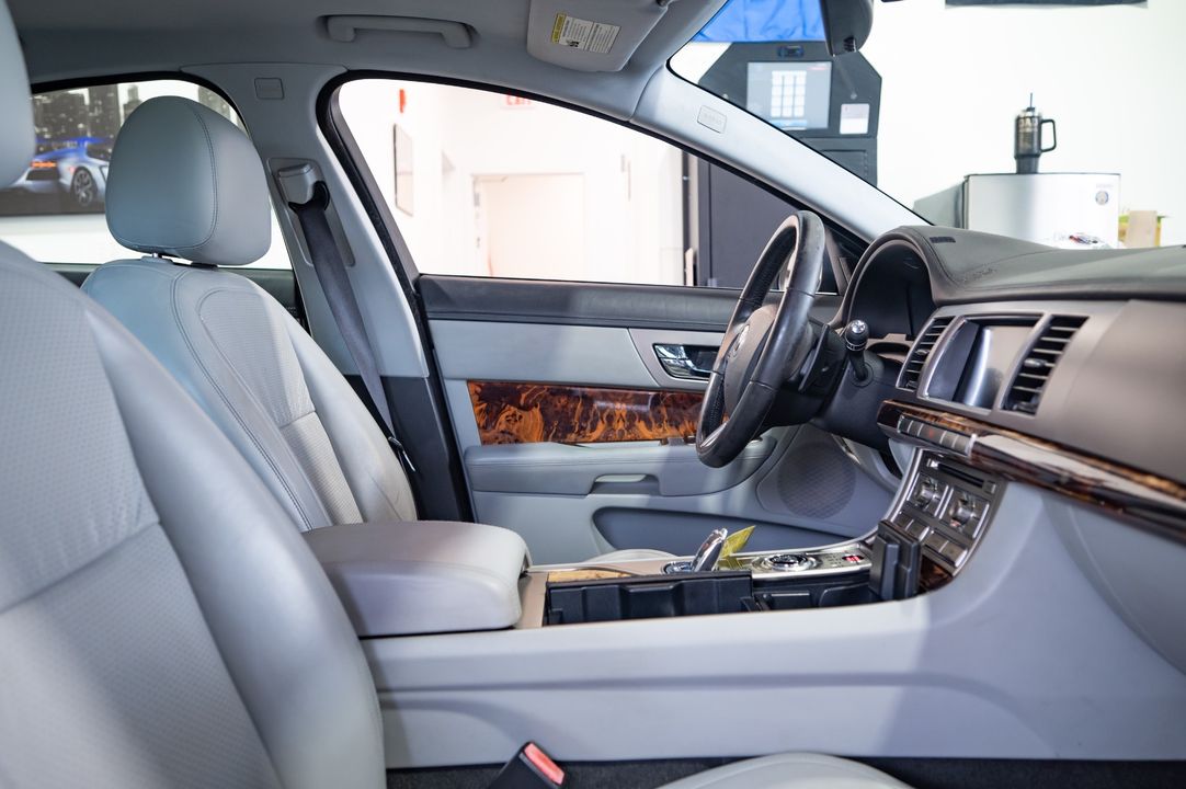 2009 Jaguar XF