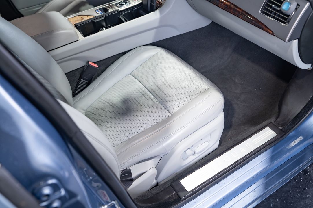 2009 Jaguar XF