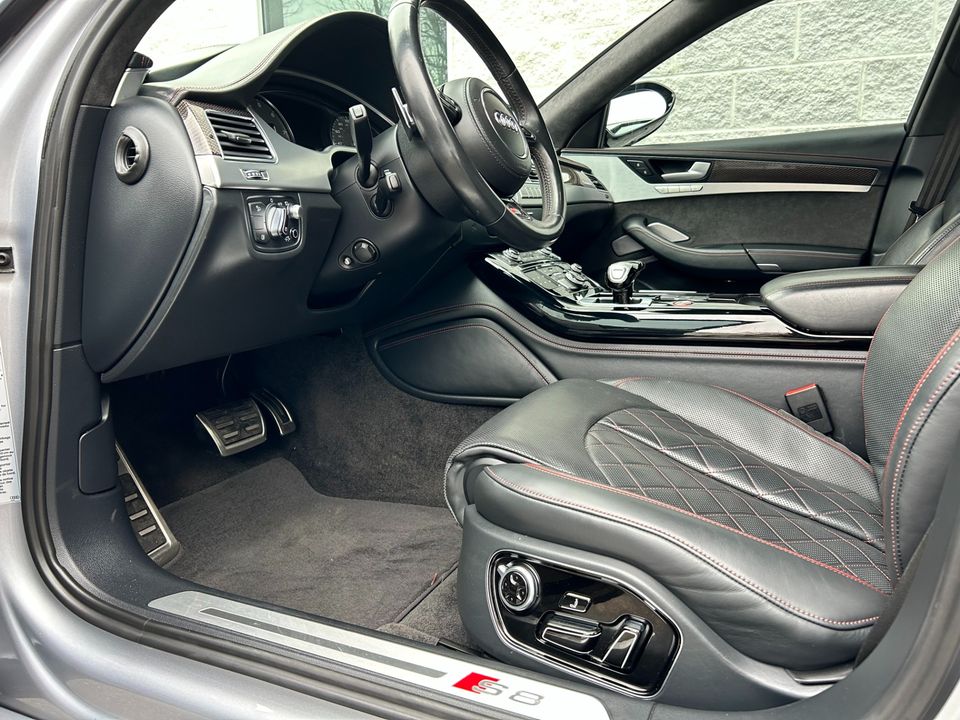 2016 Audi S8 plus