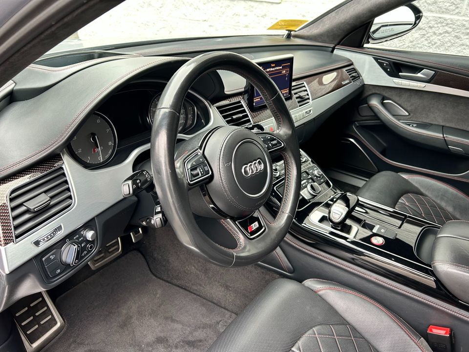 2016 Audi S8 plus