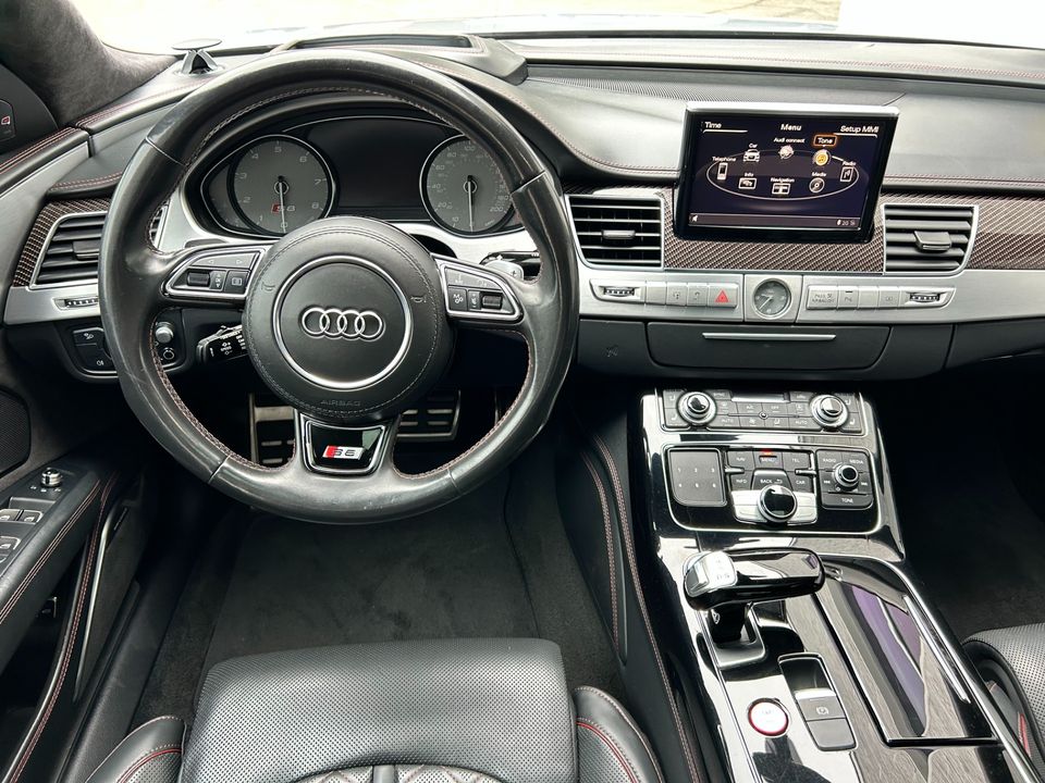 2016 Audi S8 plus