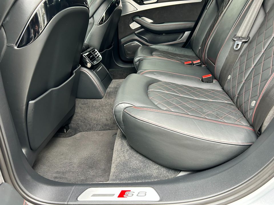 2016 Audi S8 plus