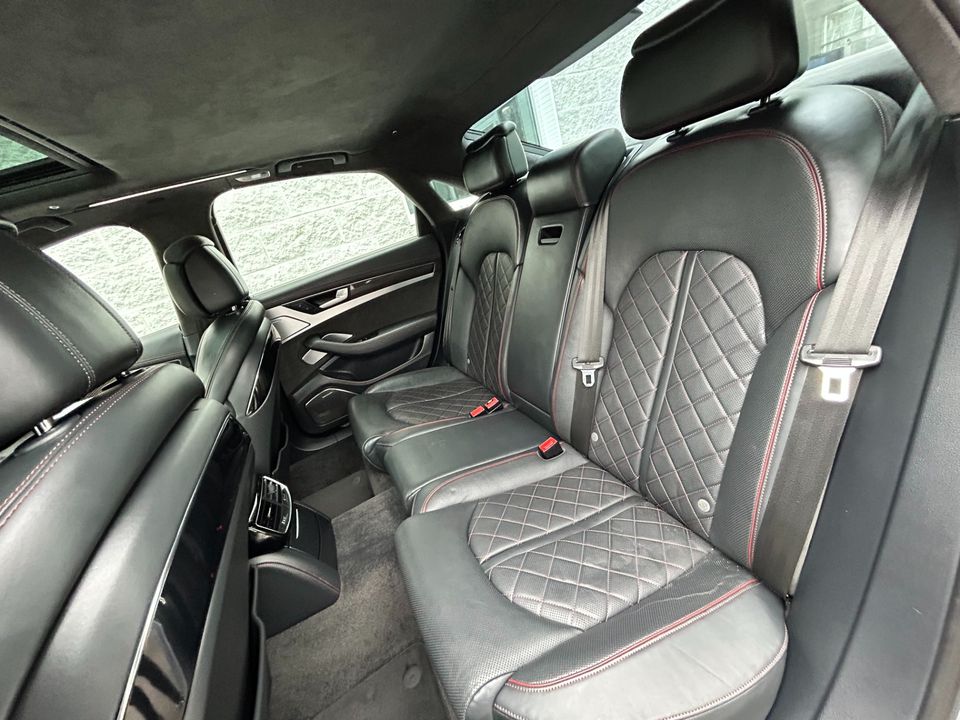 2016 Audi S8 plus