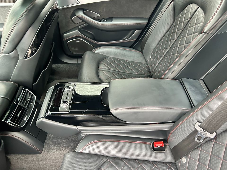2016 Audi S8 plus