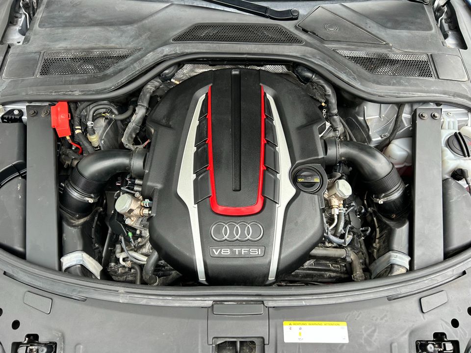 2016 Audi S8 plus