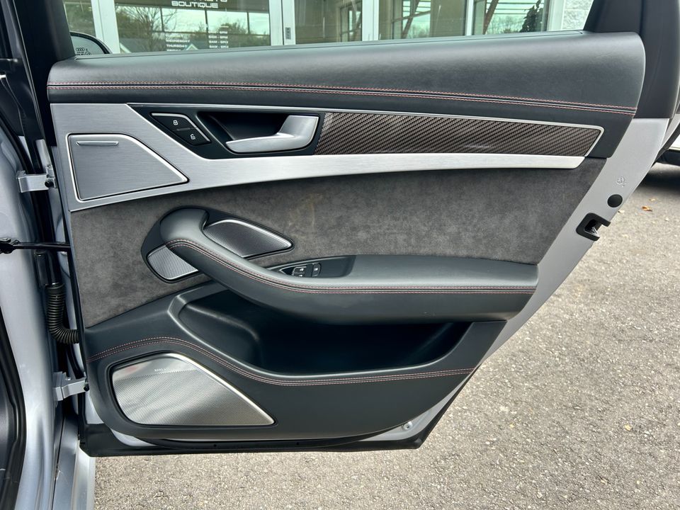 2016 Audi S8 plus