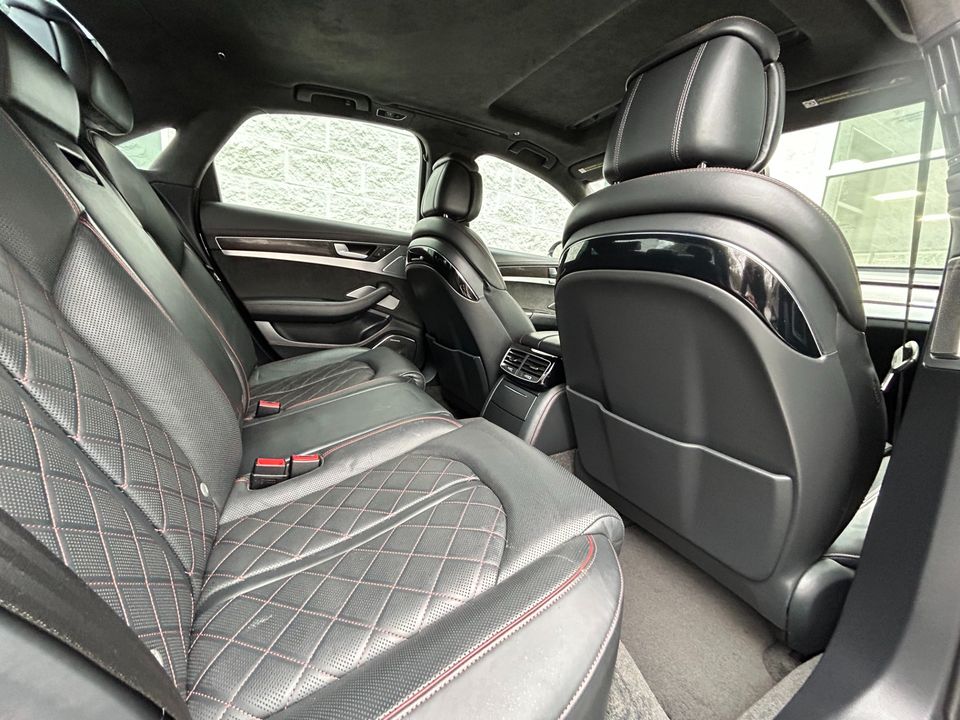 2016 Audi S8 plus
