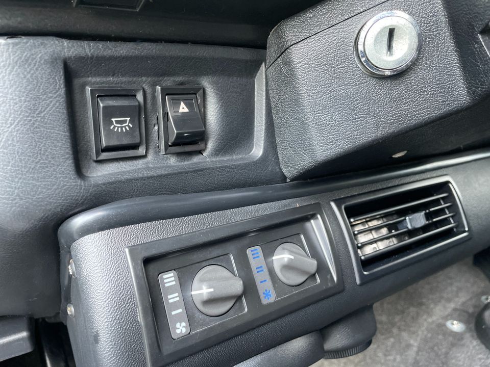 1993 Land Rover Defender