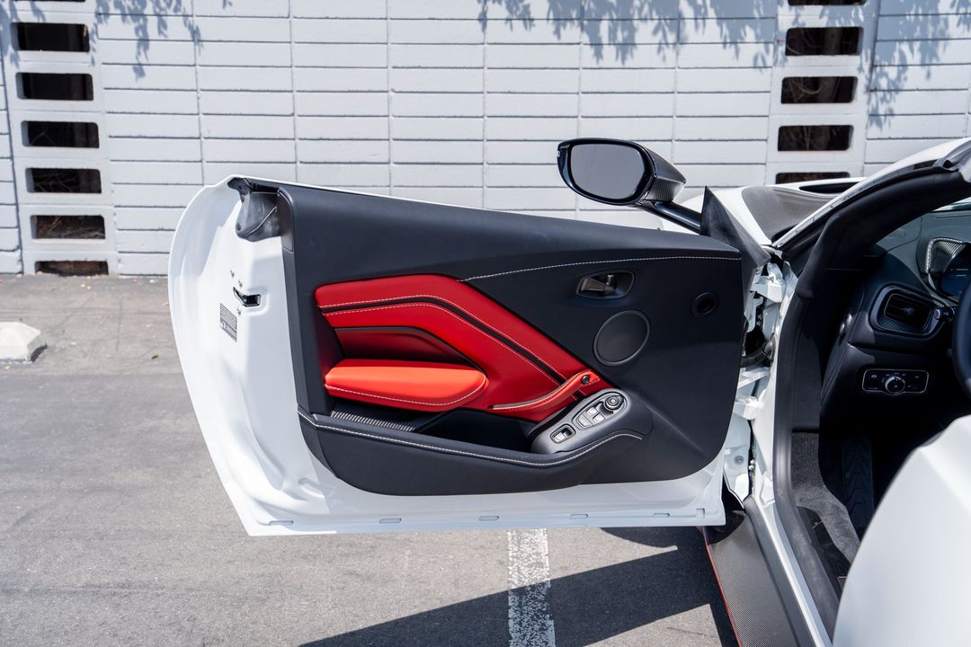 2023 Aston Martin Vantage