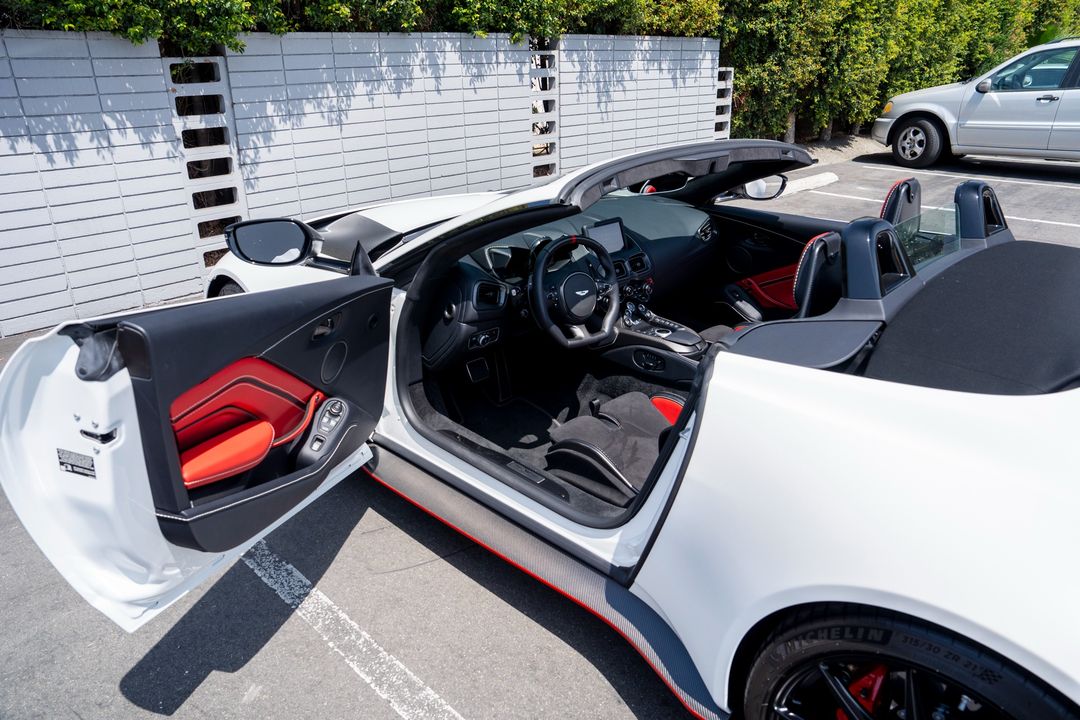2023 Aston Martin Vantage
