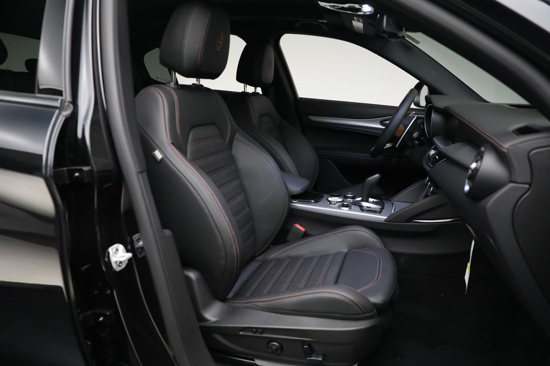 2025 Alfa Romeo Stelvio