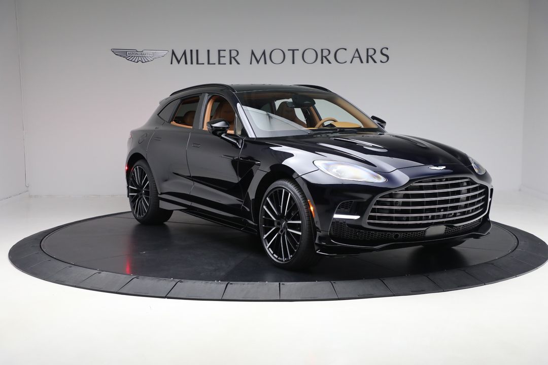 2025 Aston Martin DBX