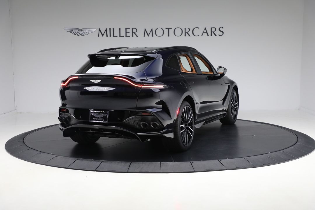 2025 Aston Martin DBX