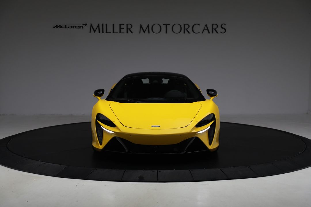 2024 McLaren Artura