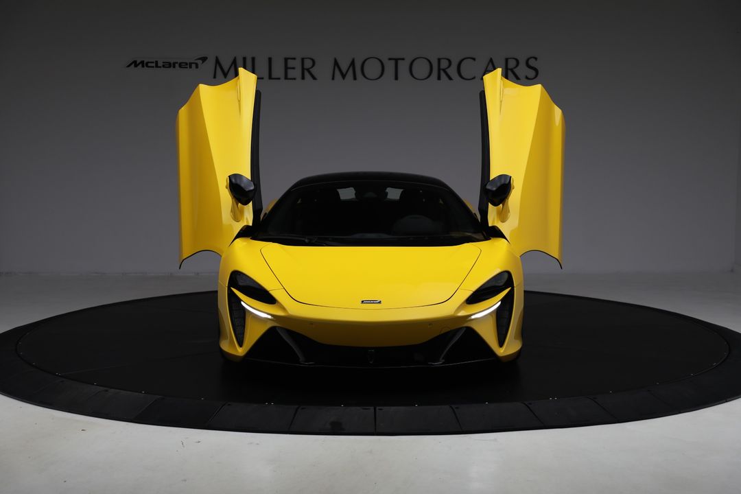2024 McLaren Artura