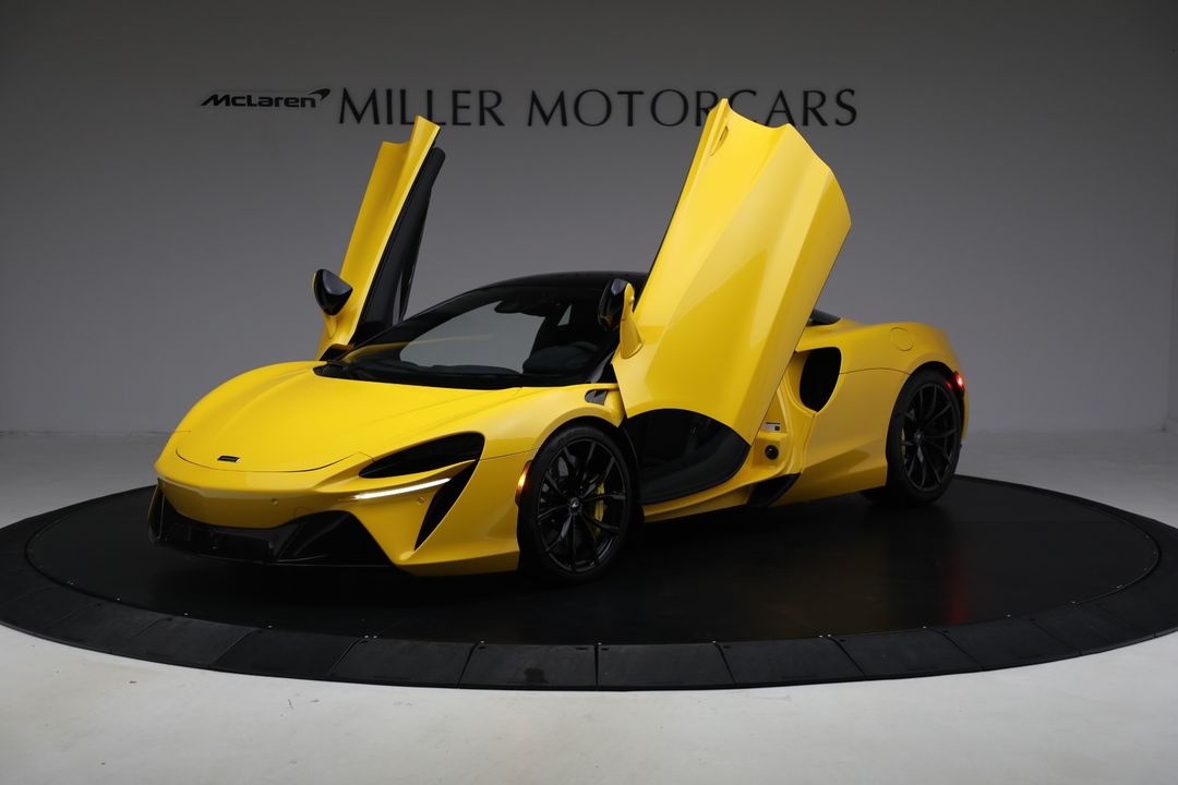 2024 McLaren Artura