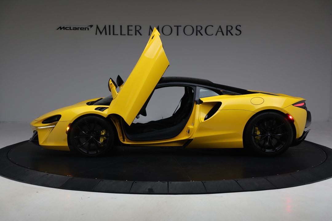 2024 McLaren Artura