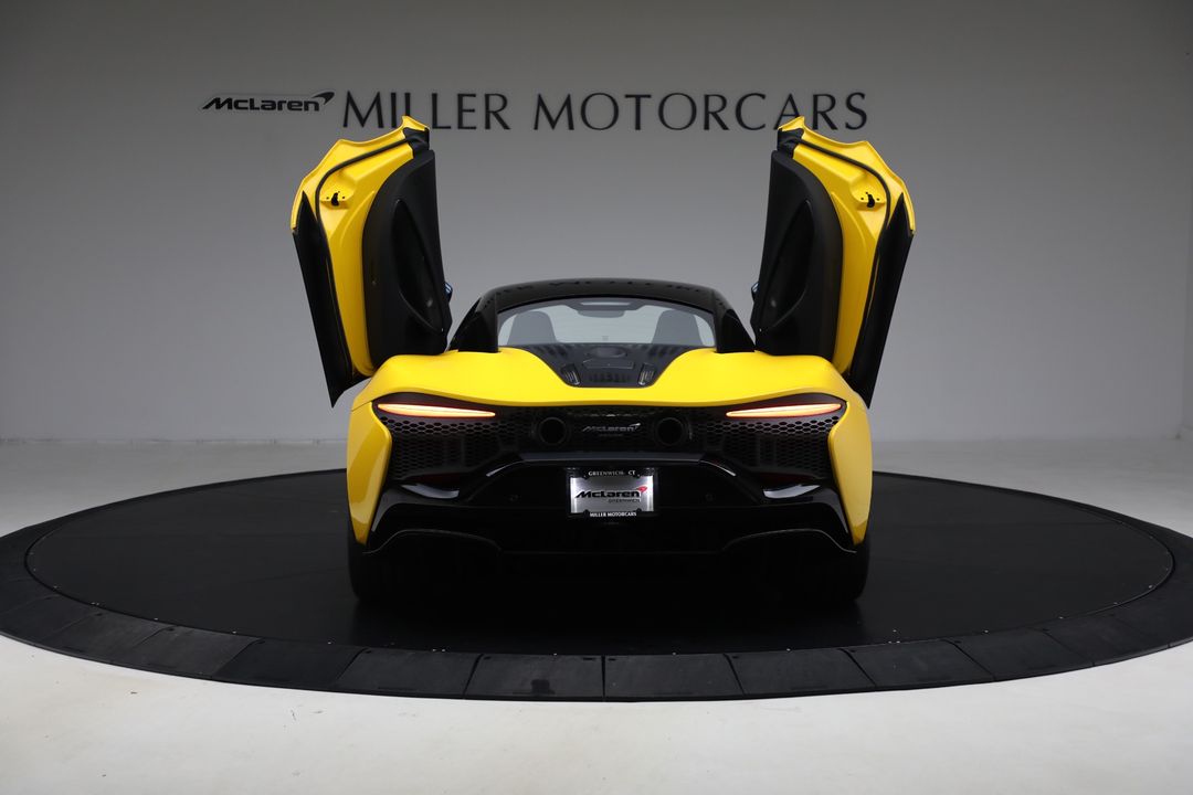 2024 McLaren Artura
