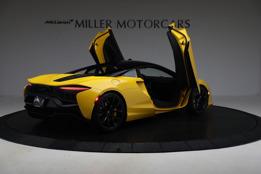 2024 McLaren Artura