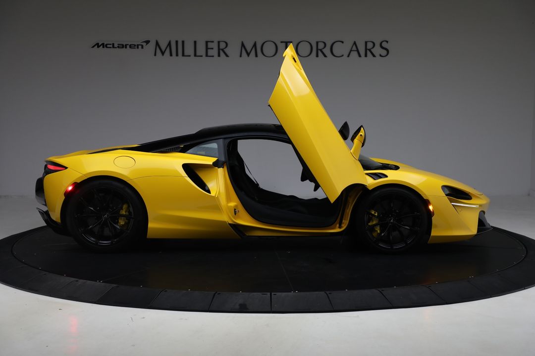 2024 McLaren Artura
