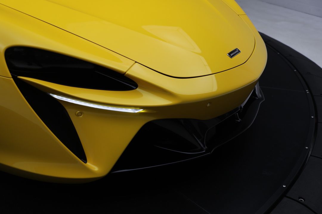 2024 McLaren Artura