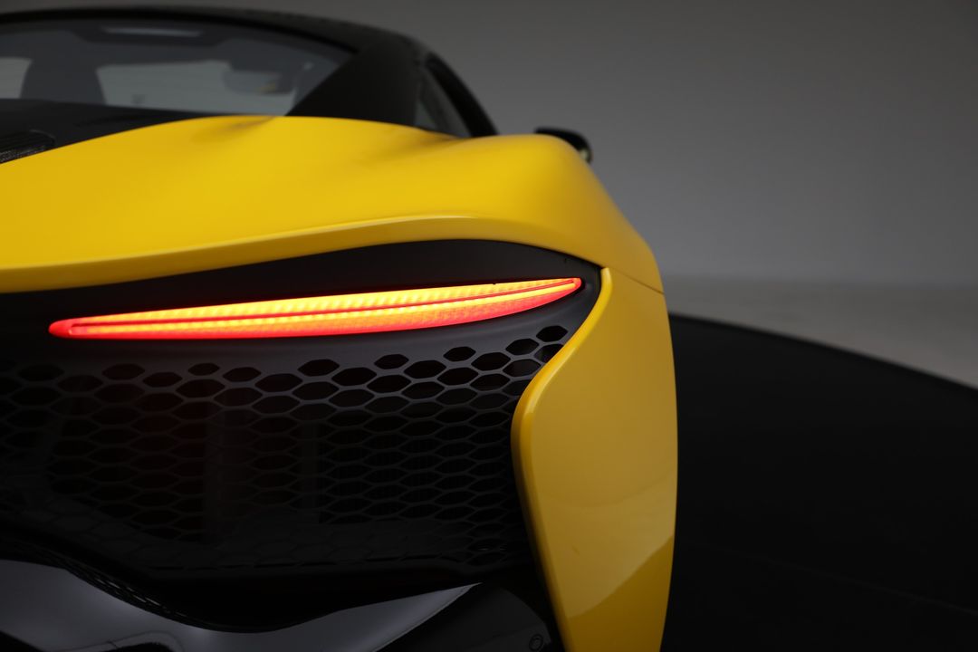2024 McLaren Artura