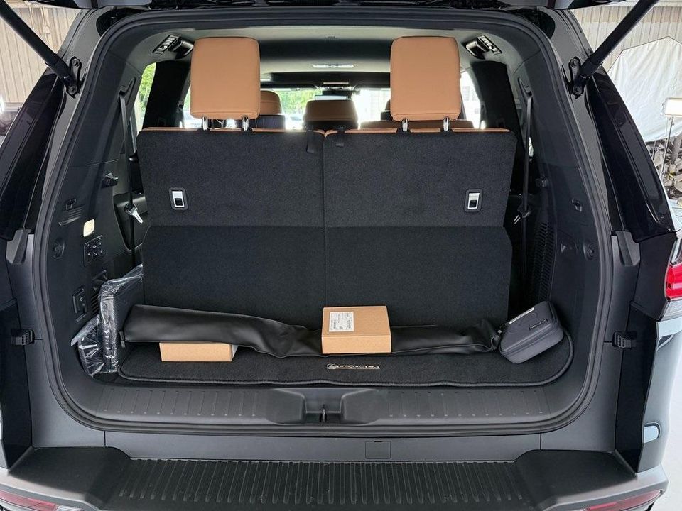 2025 Lexus LX