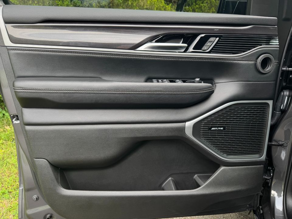 2024 Jeep Wagoneer