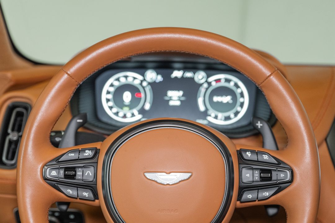 2023 Aston Martin DBX