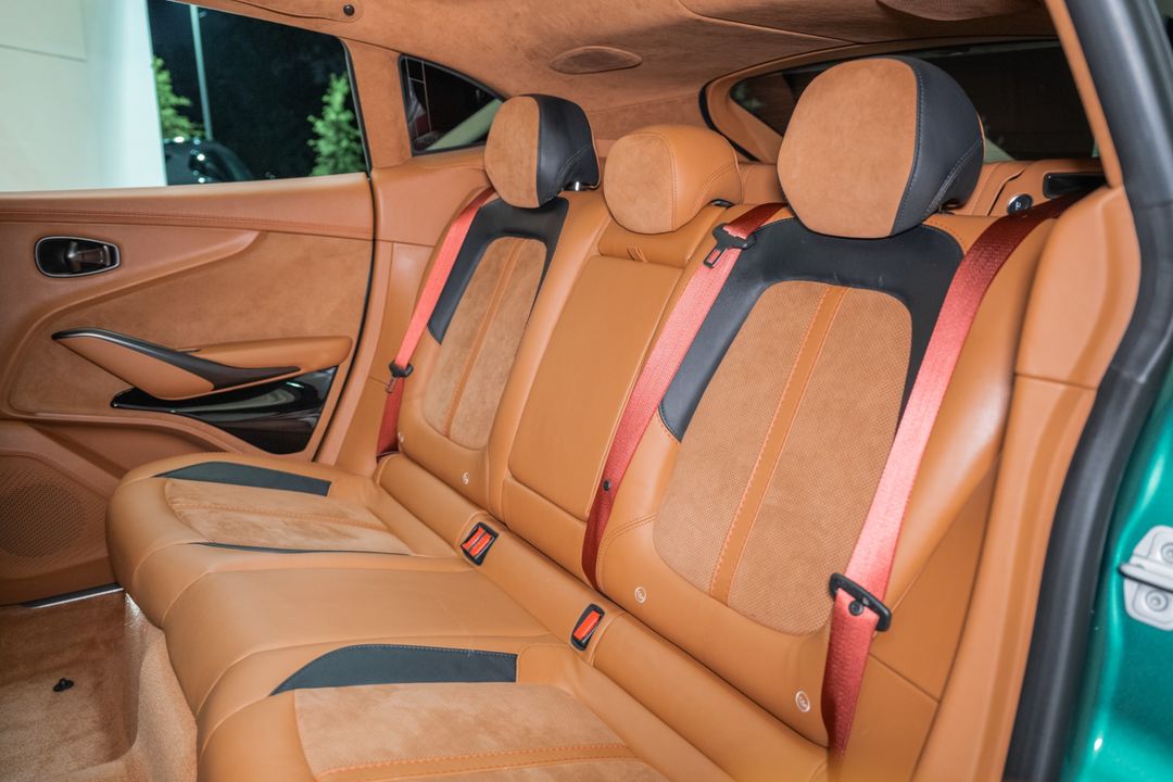 2023 Aston Martin DBX