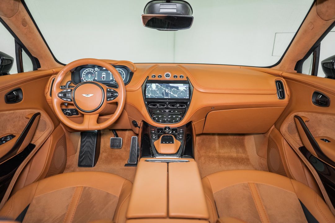 2023 Aston Martin DBX