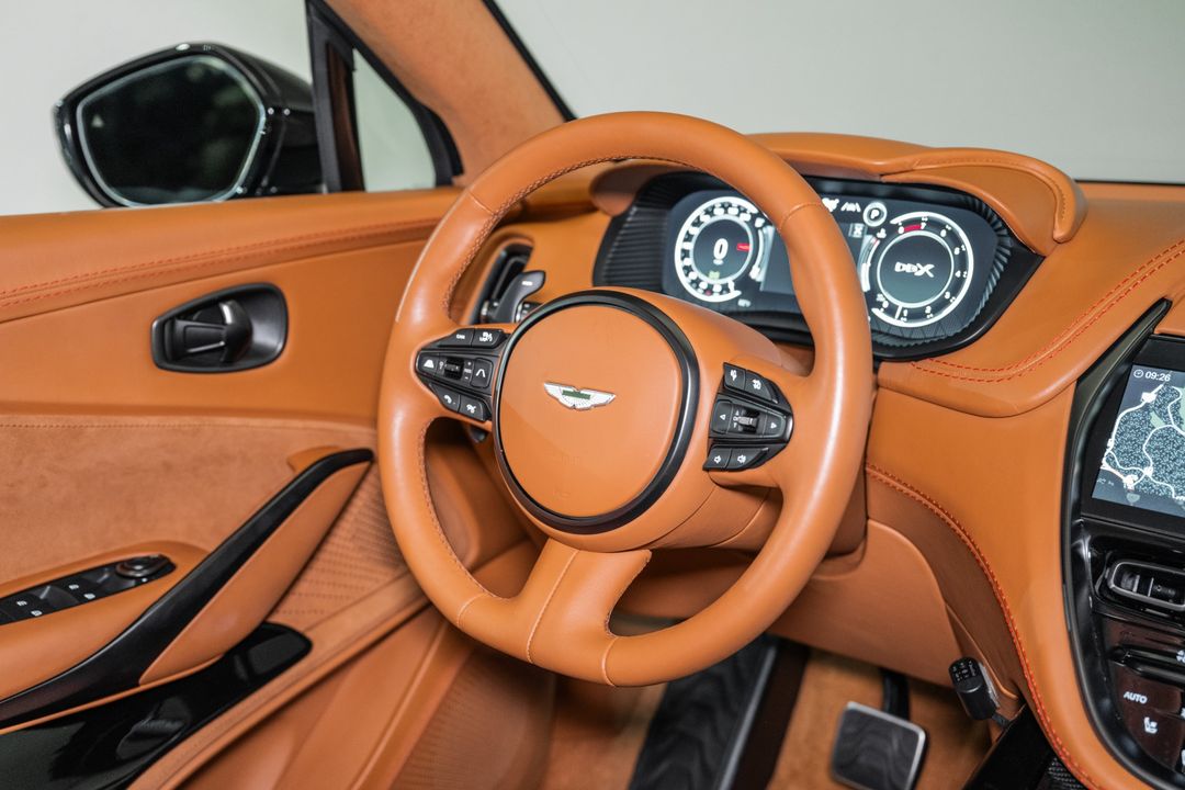 2023 Aston Martin DBX