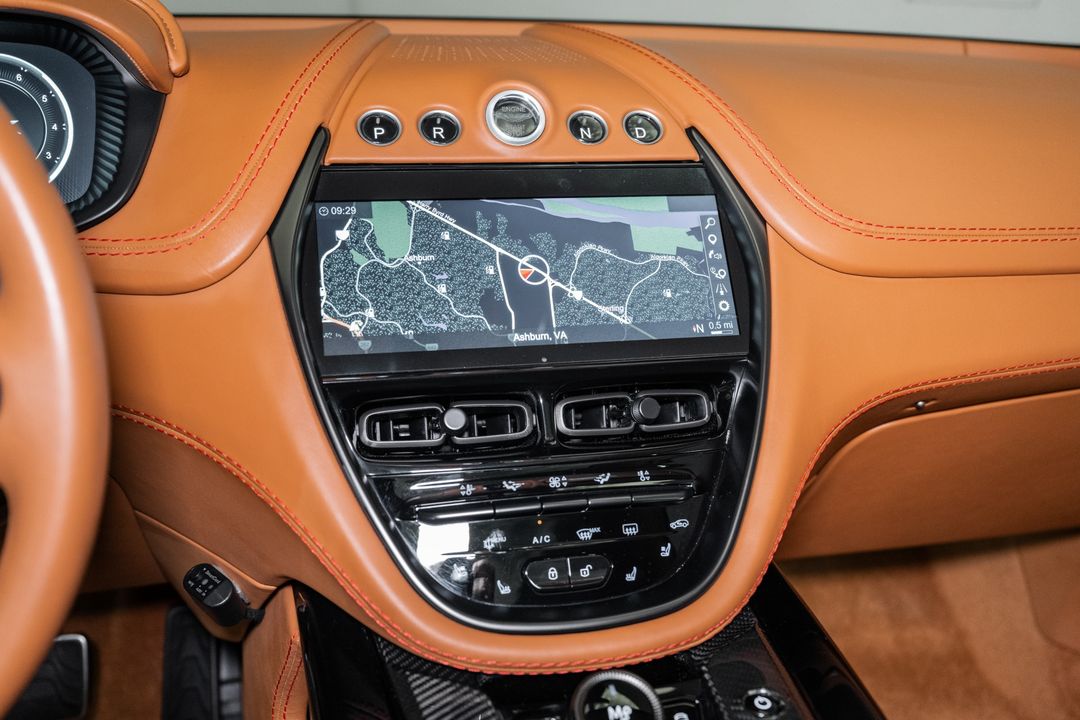 2023 Aston Martin DBX