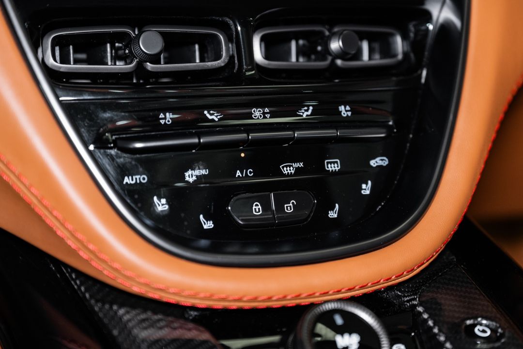 2023 Aston Martin DBX