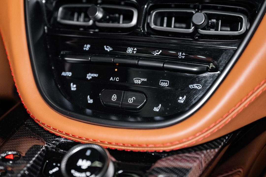 2023 Aston Martin DBX