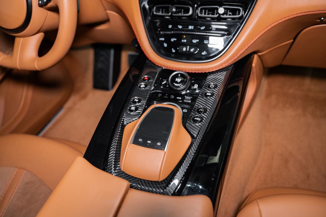 2023 Aston Martin DBX