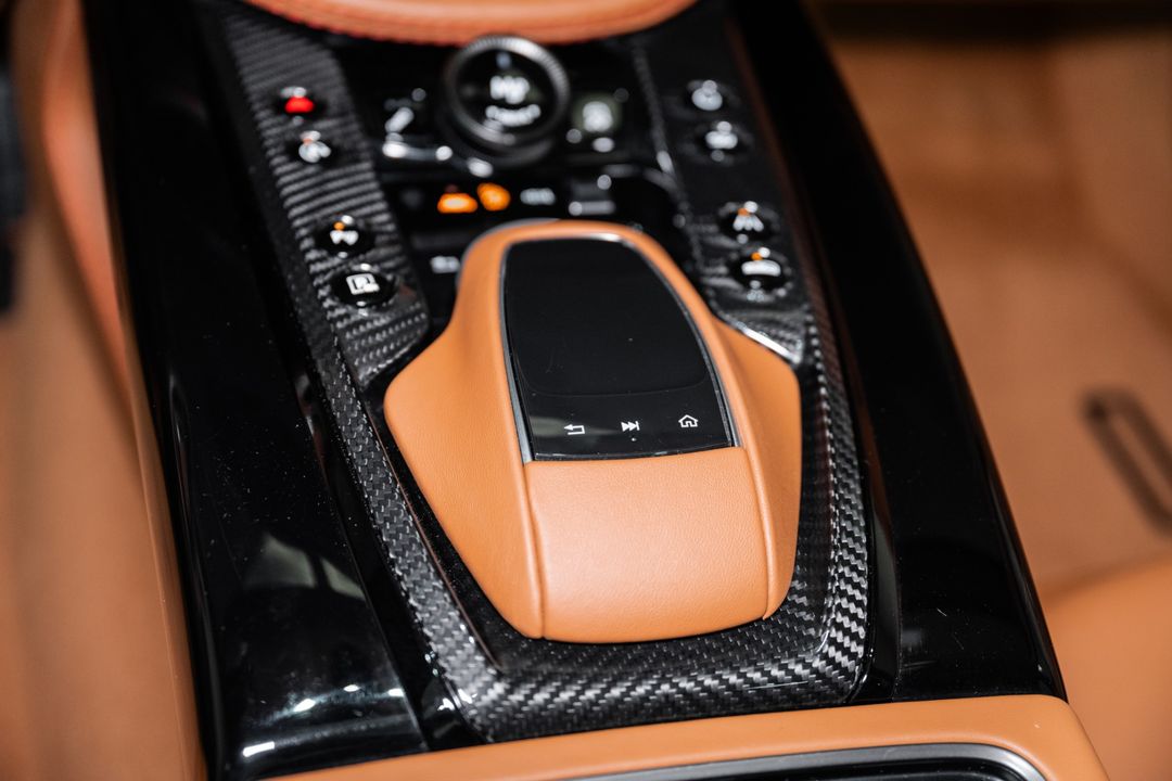 2023 Aston Martin DBX