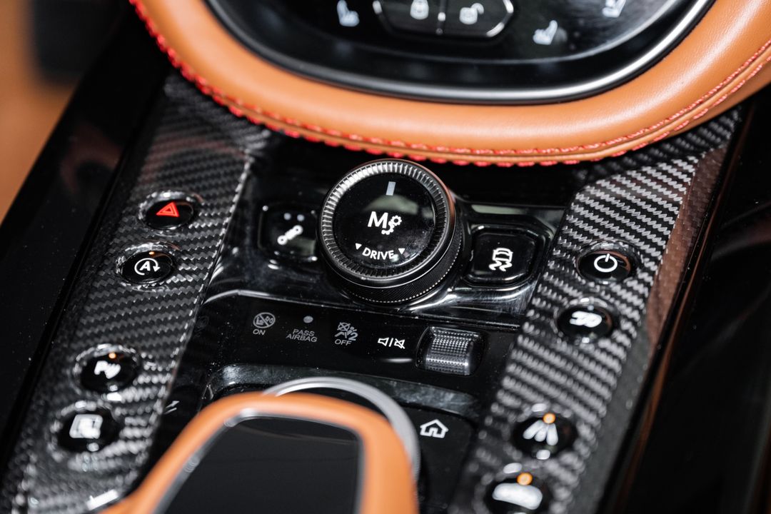 2023 Aston Martin DBX