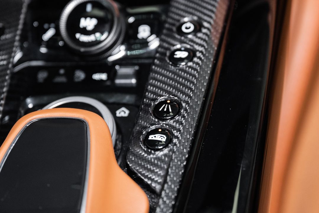 2023 Aston Martin DBX