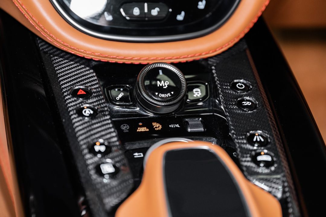 2023 Aston Martin DBX