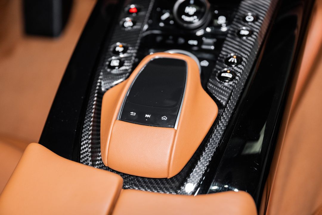 2023 Aston Martin DBX