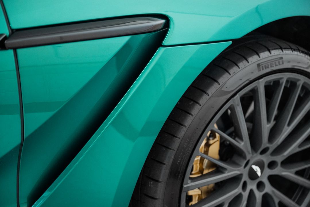 2023 Aston Martin DBX