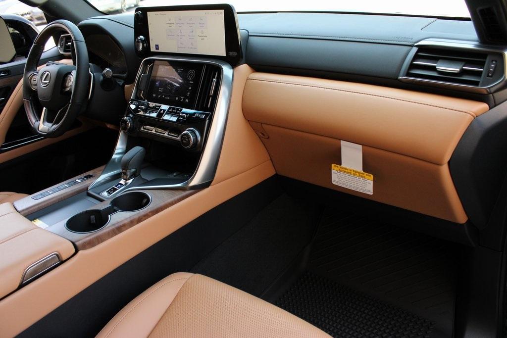2025 Lexus LX 700H