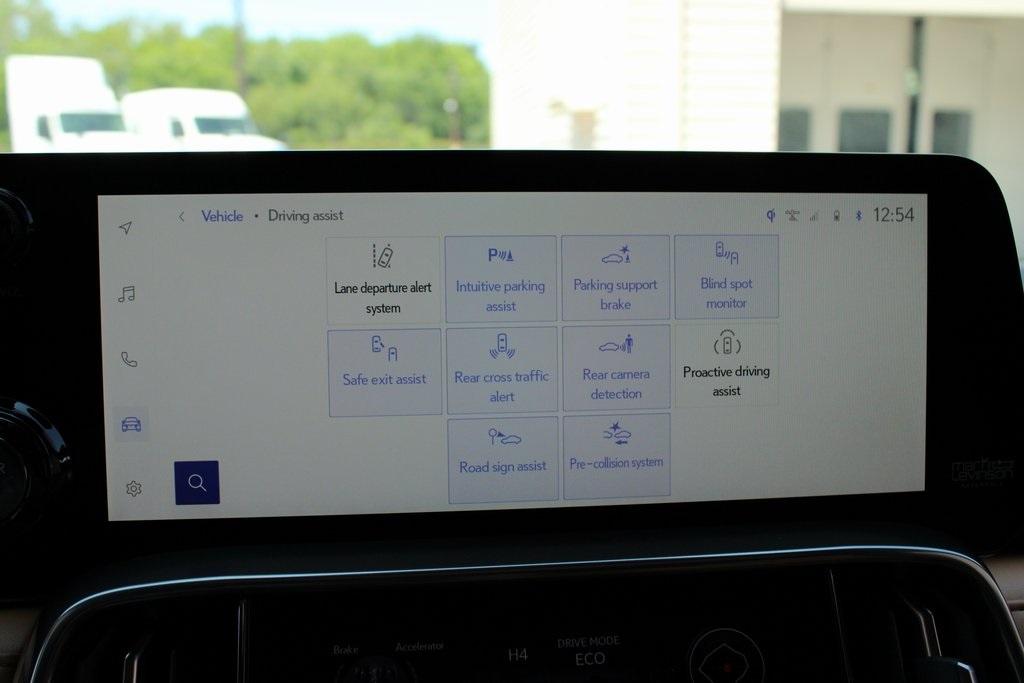 2025 Lexus LX 700H