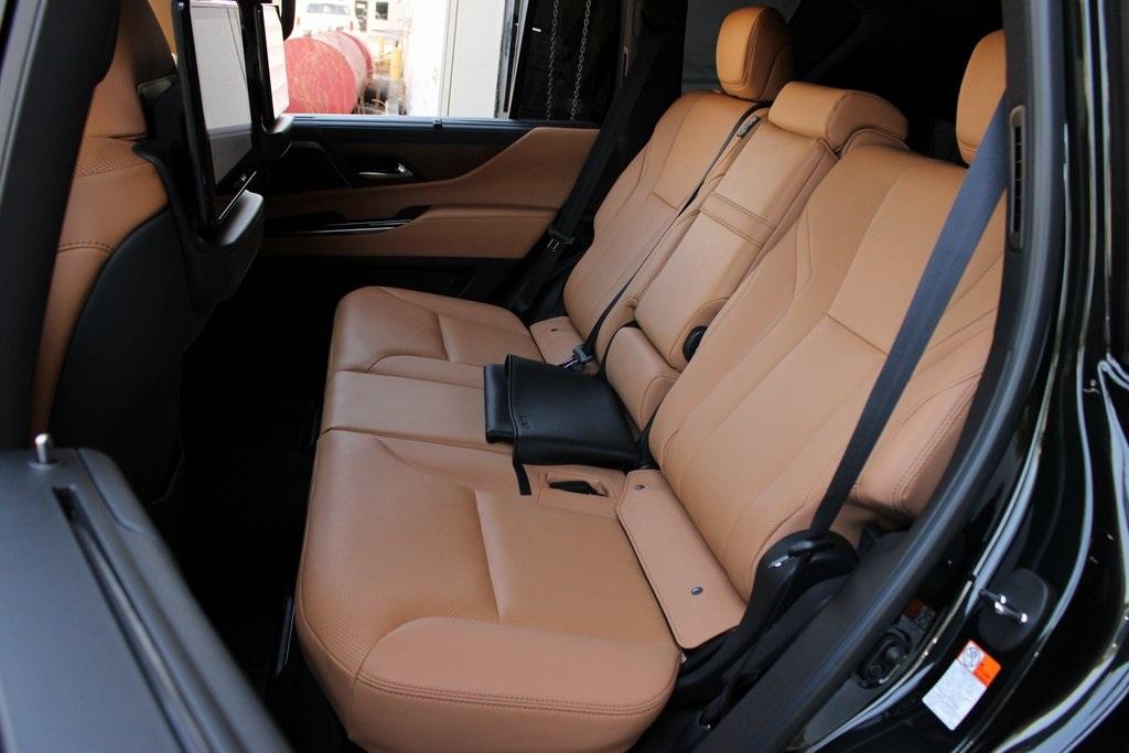 2025 Lexus LX 700H