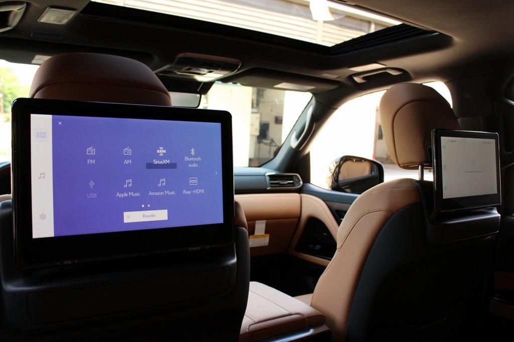 2025 Lexus LX 700H
