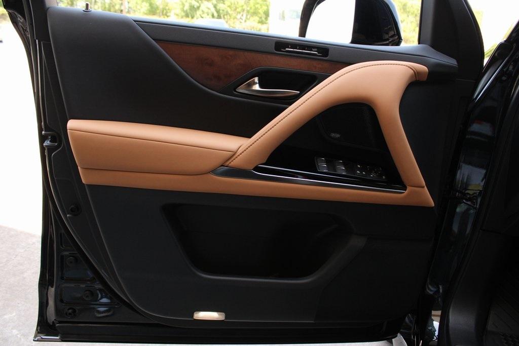 2025 Lexus LX 700H